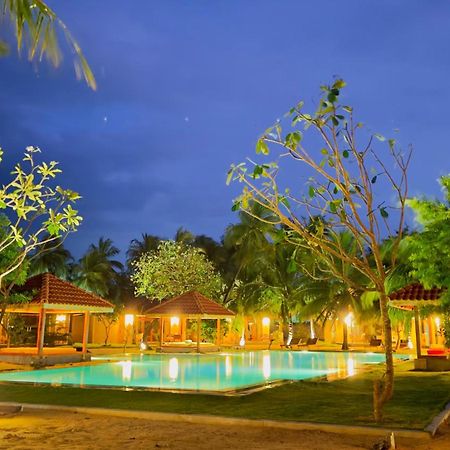 Blue Waves Kite Surfing Beach Resort Kalpitiya Ngoại thất bức ảnh