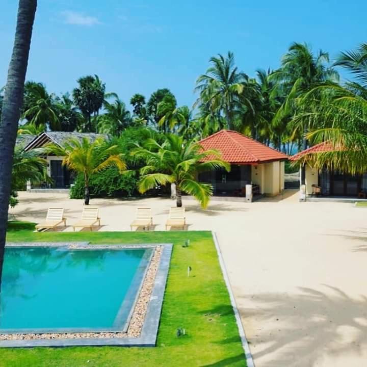 Blue Waves Kite Surfing Beach Resort Kalpitiya Ngoại thất bức ảnh
