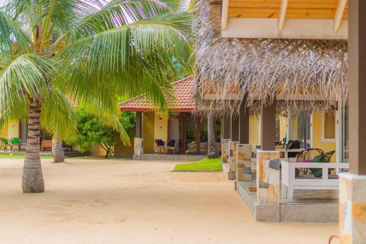 Blue Waves Kite Surfing Beach Resort Kalpitiya Ngoại thất bức ảnh
