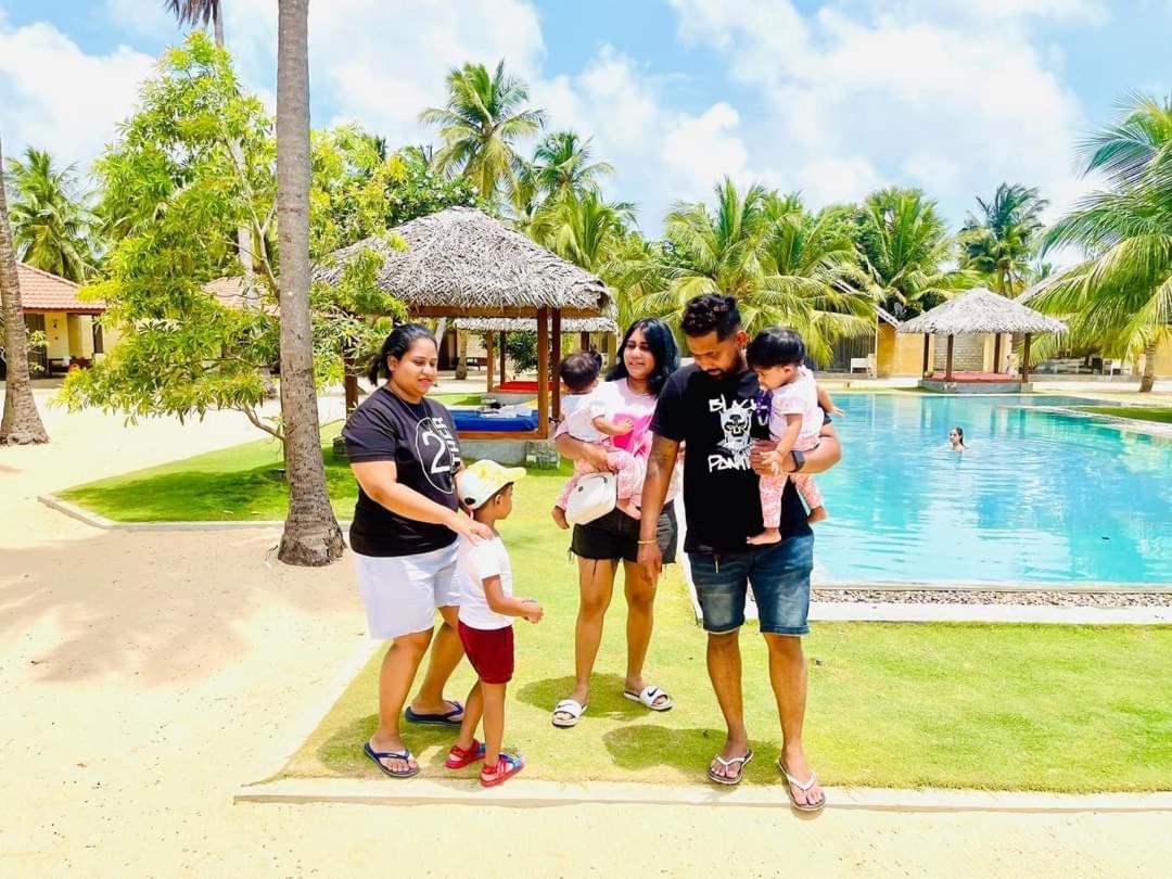 Blue Waves Kite Surfing Beach Resort Kalpitiya Ngoại thất bức ảnh